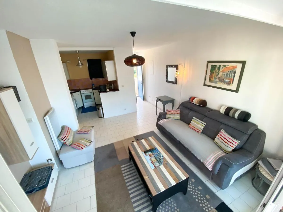 Appartement Vue Mer Le Chant Des Cigales Sausset-les-Pins 0*,  France